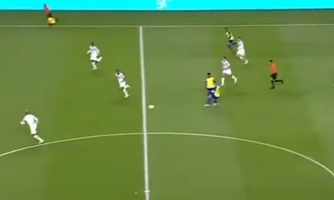 Toàn cảnh 2 pha kiến tạo khó tin khiến CĐV tròn mắt của Ronaldo