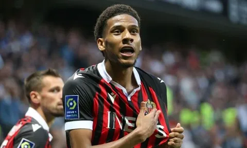 Todibo: 'Tôi vẫn đang chờ đợi Man Utd'