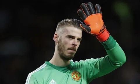 Tới lúc MU cứng rắn với De Gea