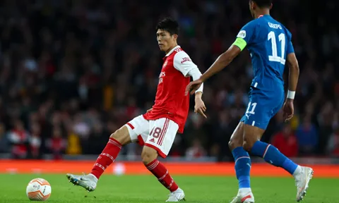 "Hậu vệ biên xuất sắc nhất ở Arsenal"