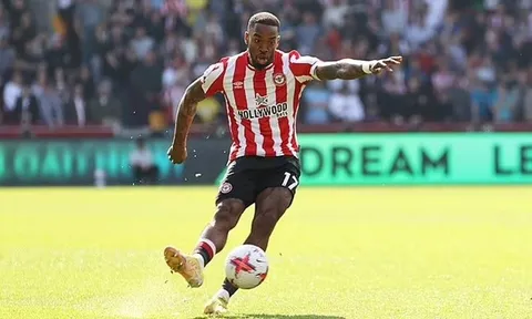 Toney "giằng xé" tương lai, Chelsea và Arsenal chưng hửng