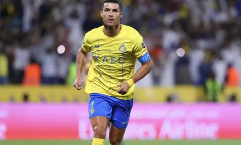 Top 10 ngôi sao hưởng lương khủng nhất 2023: Messi 'ngửi khói' Ronaldo