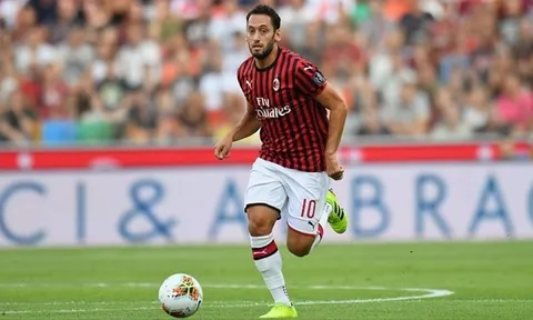 Top 10 tiền vệ xuất sắc nhất Serie A 2020