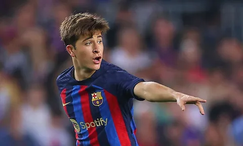 Không được thi đấu, sao trẻ Barca vẫn nhất quyết không chịu về Camp Nou