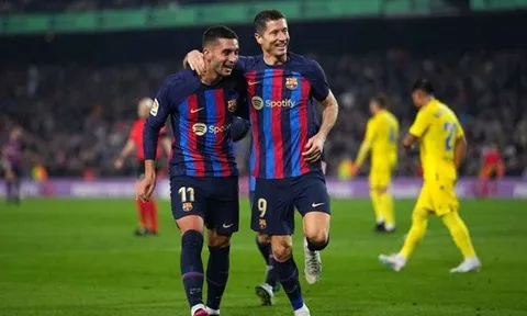 Sao Barcelona gây ấn tượng với Xavi