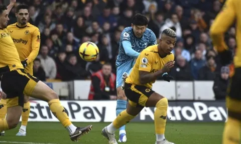 Tottenham lại đánh mất chính mình