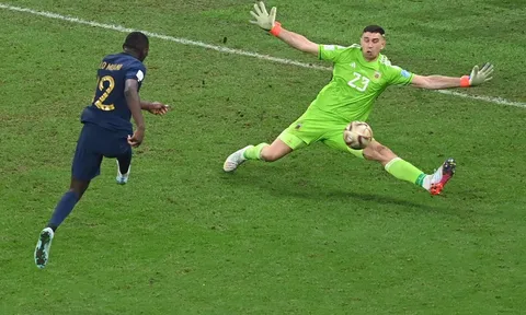 Tottenham tranh mua nhà vô địch World Cup với Man United