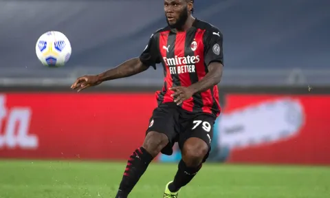 "Tottenham và Man United không sở hữu trình độ cao hơn Milan"
