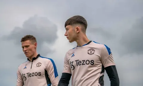 CHÍNH THỨC! Man Utd công bố 'báu vật' xuất sắc nhất năm