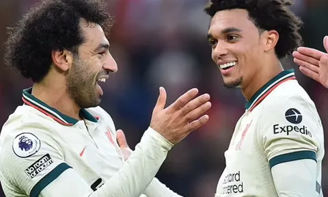 Peter Crouch: "Alexander-Arnold là người giỏi nhất"