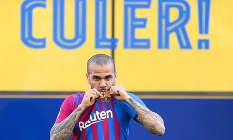 Trở lại Barca, Dani Alves lên tiếng về Xavi