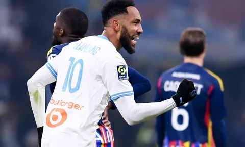 Trong ngày hàng công Chelsea toàn 'gỗ', Aubameyang thăng hoa tột đỉnh