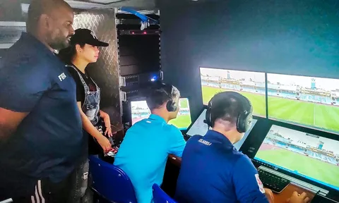 Trọng tài VAR V-League 'chạy thử', FIFA giám sát chặt