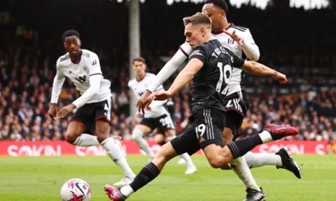 "Trossard có thể chơi cho Man City"
