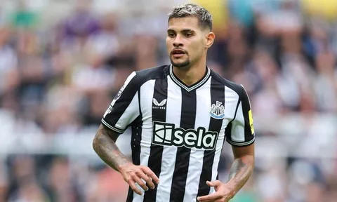 Trụ cột Newcastle tiết lộ thần tượng của bản thân