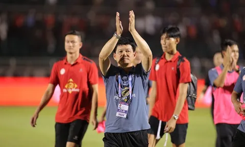 Trụ hạng thành công, HLV Vũ Tiến Thành thừa nhận CLB TP HCM yếu nhất V-League