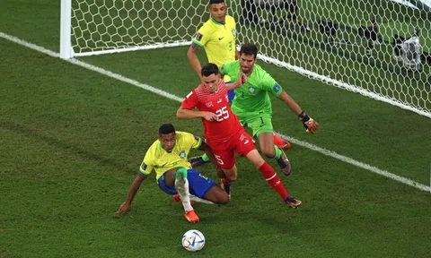 TRỰC TIẾP Brazil 1-0 Thụy Sĩ (KT): Siêu phẩm của Casemiro
