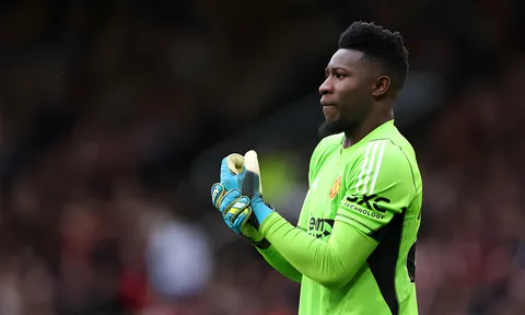 Hạ Nottingham, Onana ra tuyên bố về trận derby Manchester