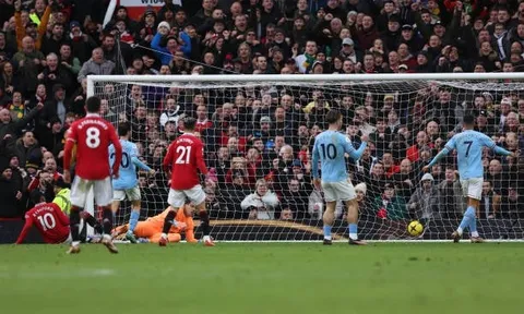 TRỰC TIẾP Man United 2-1 Man City (KT): Ngược dòng!