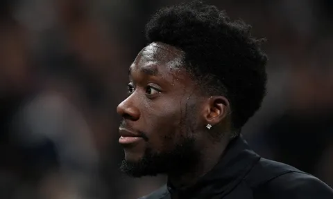 Trưởng tuyển trạch ra mặt, Real đặt giới hạn cho Alphonso Davies