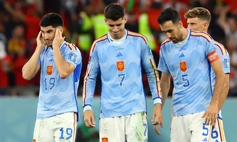 CĐV Đức hả hê khi Tây Ban Nha bị loại khỏi World Cup