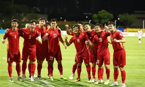 Khán giả ngã ngửa vì không thể xem ĐT Việt Nam; Iraq chính thức loại cựu sao Man Utd