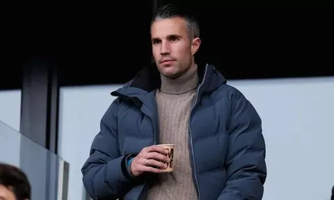 Từ chối Man Utd, Van Persie sắp có bến đỗ mới
