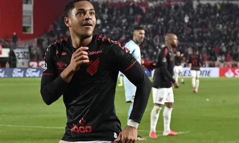 Từ chối Premier League, 'thần đồng' Brazil sẵn sàng nhận lương thấp để đến Barca