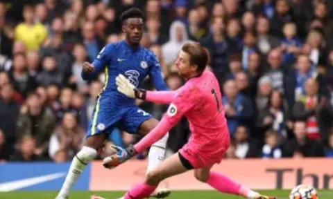 Tuchel chỉ bài riêng, Hudson-Odoi bày tỏ cảm xúc