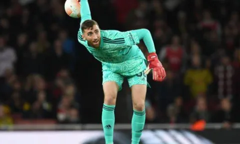 "Cậu ấy quá giỏi để ngồi dự bị ở Arsenal"