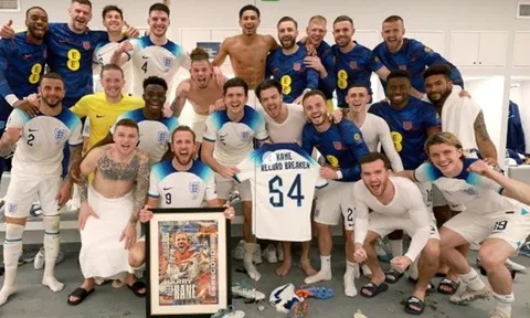 Tuyển Anh tri ân Kane sau khi phá kỷ lục của Rooney