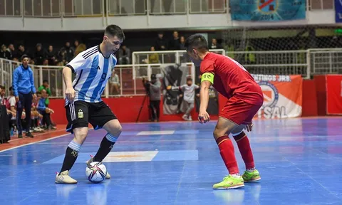 Tuyển futsal Việt Nam thua á quân thế giới 1-4