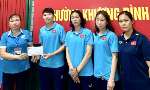Tuyển nữ Việt Nam có hành động ý nghĩa trước Asiad