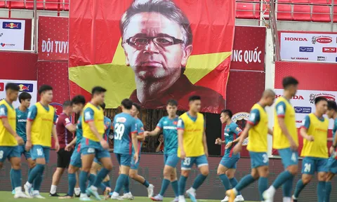 Tuyển Việt Nam: Chỉ tiền thôi là không đủ cho vé World Cup