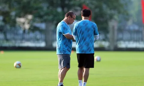 Tuyển Việt Nam chọn quân đá AFF Cup: Ông Park tính gì?