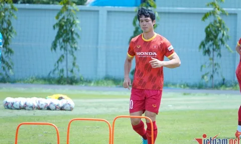 Tuyển Việt Nam chuẩn bị AFF Cup: Ông Park dũng cảm và… tranh cãi