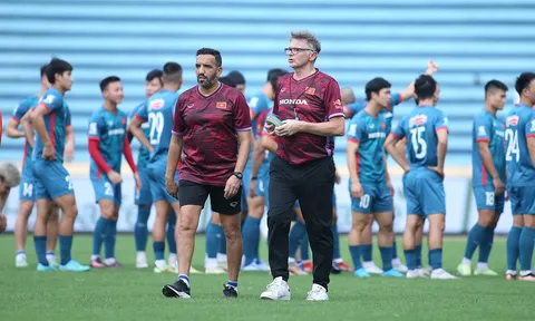 Tuyển Việt Nam: HLV Philippe Troussier dè dặt với tân binh