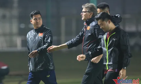 Tuyển Việt Nam: HLV Philippe Troussier và khác biệt từ dàn trợ lý