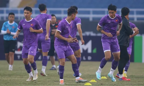 Tuyển Việt Nam luyện 'tuyệt chiêu' chờ quyết đấu Malaysia