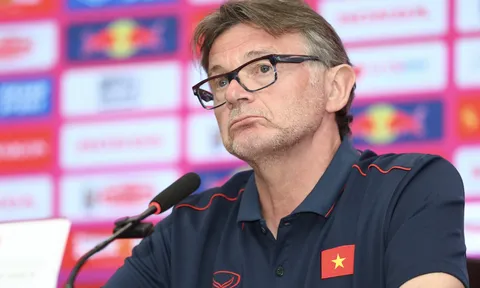 Tuyển Việt Nam sa sút, HLV Troussier có thể làm 1 việc