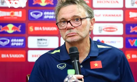 Tuyển Việt Nam thua đau Iraq, HLV Troussier có đang lạc lối?