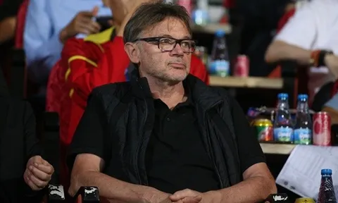 Tuyển Việt Nam: V-League gay cấn, ông HLV Troussier vẫn trăn trở