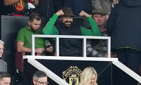 Tyson Fury xuất hiện ở Old Trafford