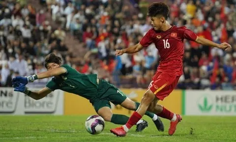 Tất tần tật về 'bản sao' Phil Foden của bóng đá Việt Nam
