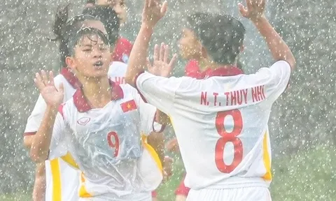 U19 nữ Việt Nam đè bẹp đối thủ Singapore