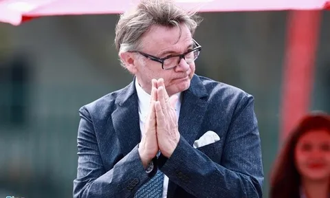 HLV Troussier: 'Muốn bài học lớn thì phải trả giá đắt'