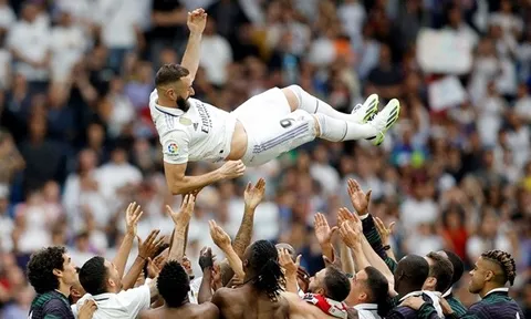 Benzema rời đi là cú đánh khiến Real Madrid choáng váng