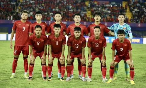 U22 Việt Nam: Thấy gì ở cách HLV Troussier dụng binh