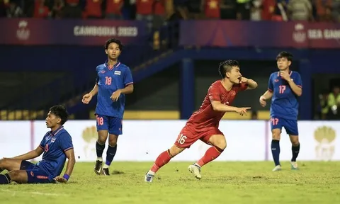 3 quyết định đúng đắn của HLV Troussier khiến Thái Lan hú vía
