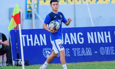 U23 Việt Nam: Phép màu cho cầu thủ làm tạp vụ, phụ bếp